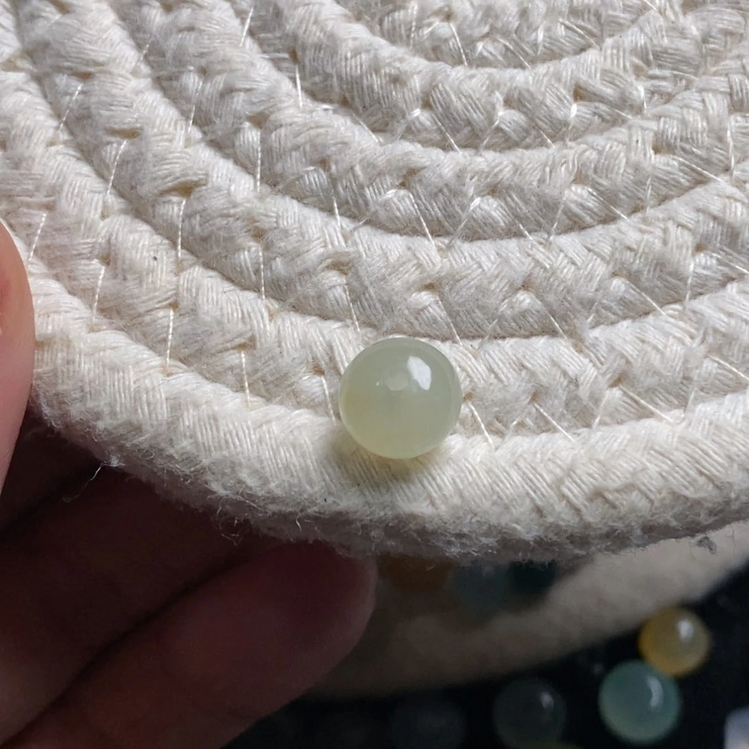 翡翠散珠8.8×6.3天然翡翠A货散珠