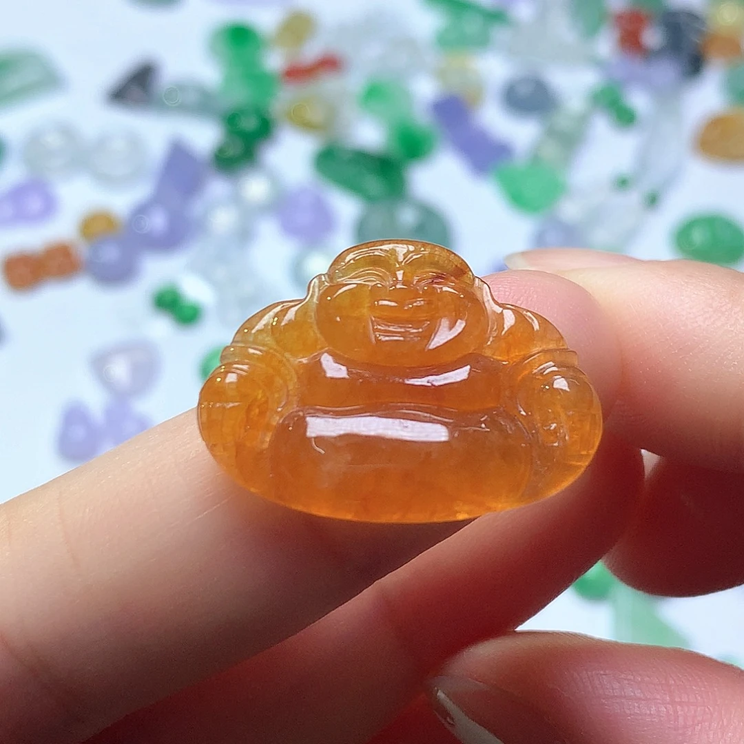 翡翠未镶嵌颈饰佛