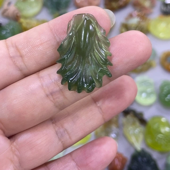 蛇纹石玉未镶嵌挂件