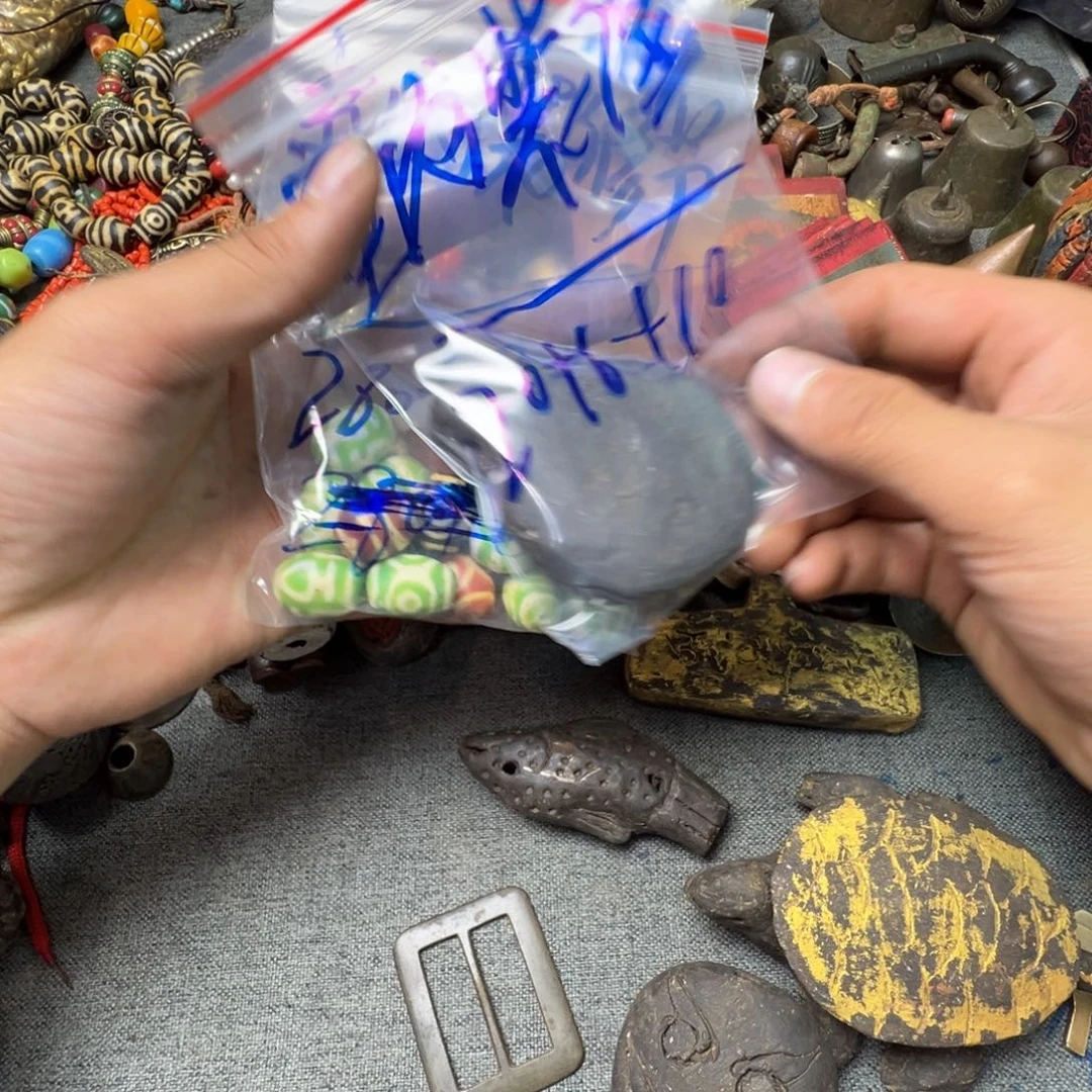 室***点鹿骨手串/手链珠子珠子的形状和颜色是相同
