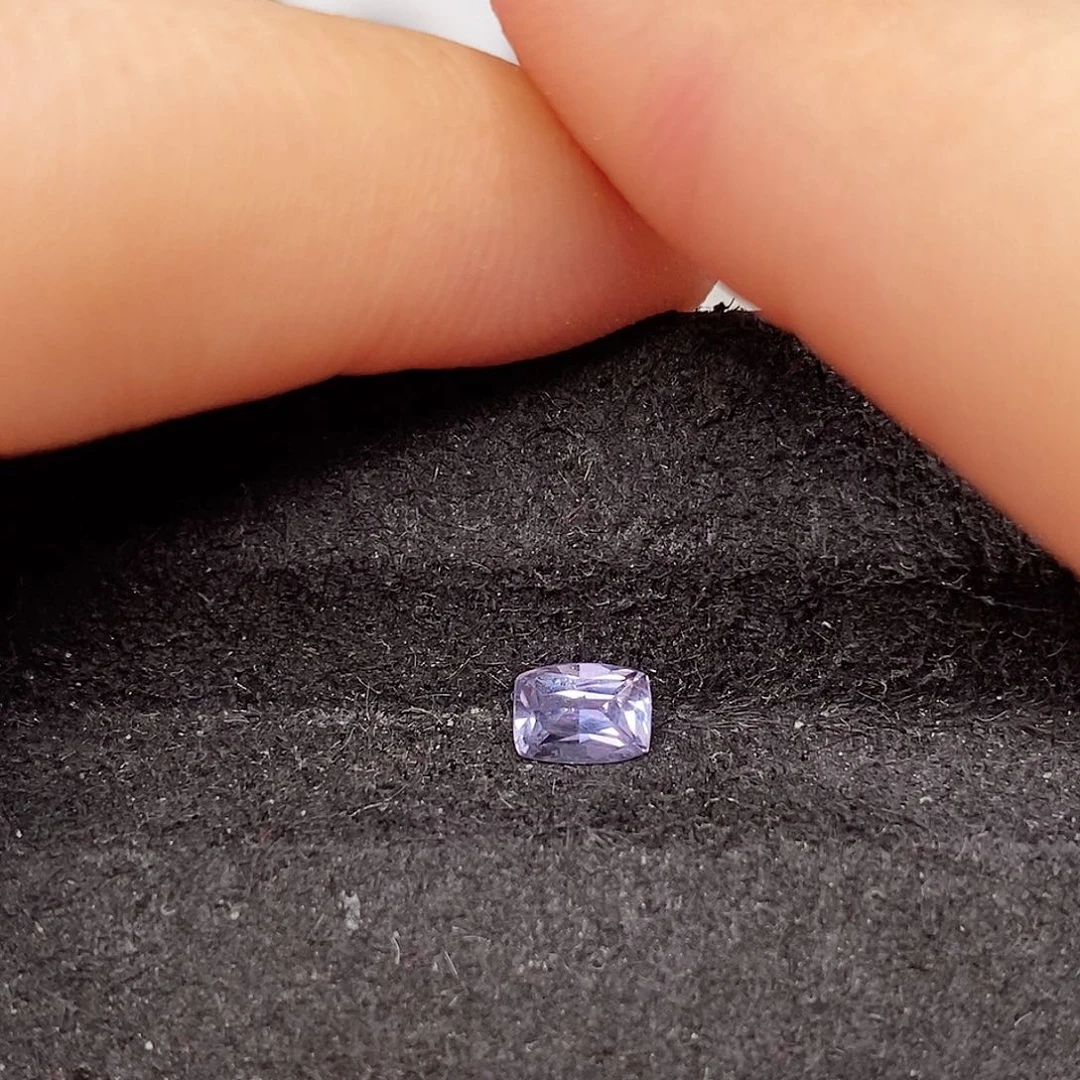 蓝宝石裸石未镶嵌1244号0.59ct详细问题请问主播