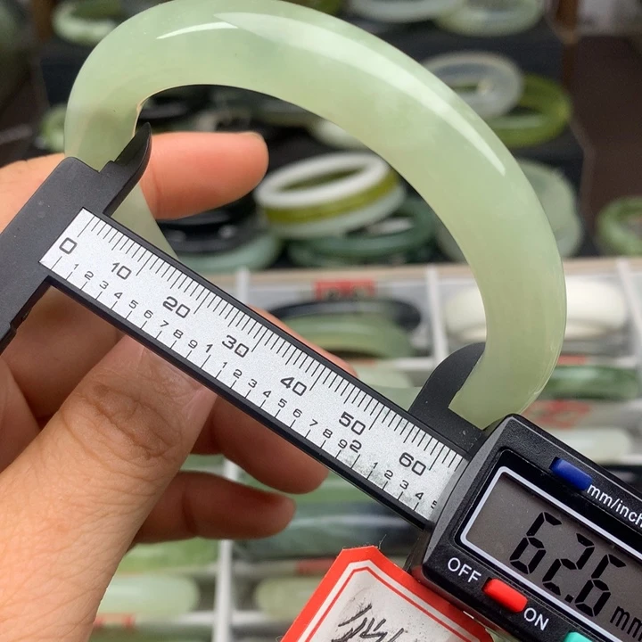 蛇纹石玉未镶嵌手镯862