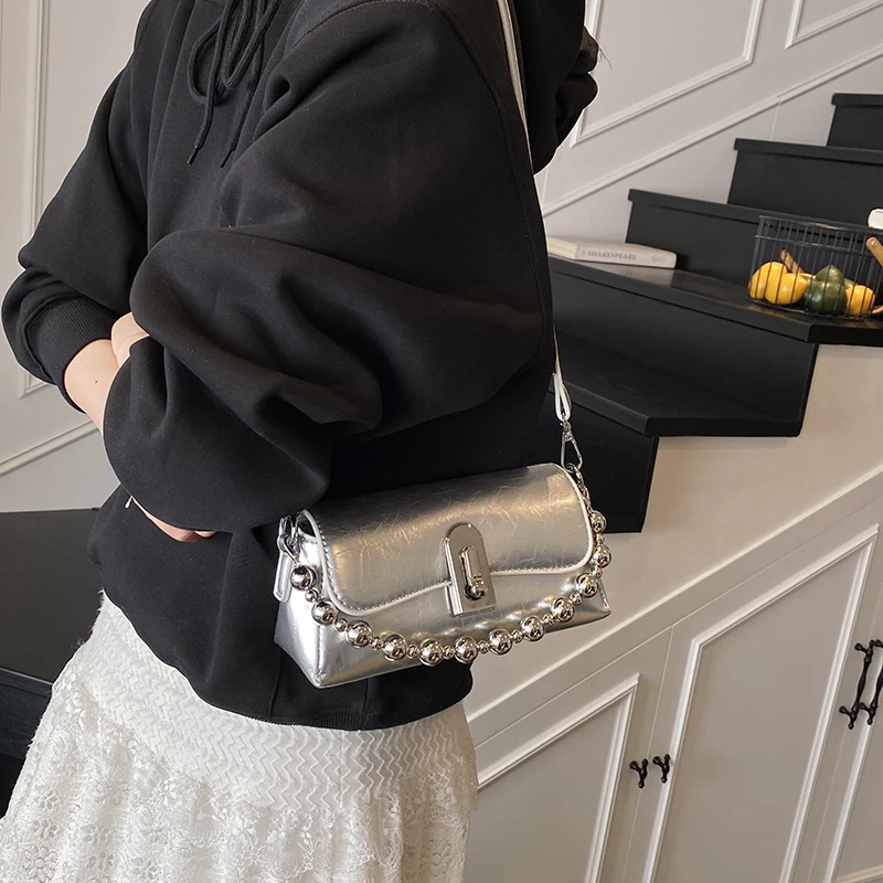 小众设计高级感时尚百搭女士银色斜挎链条小方包