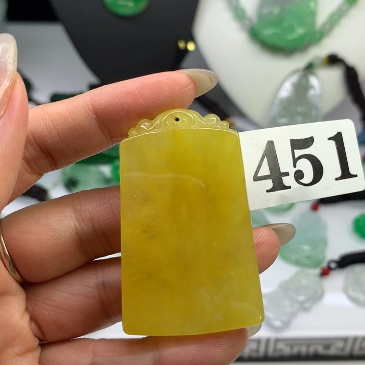 翡翠未镶嵌颈饰源头