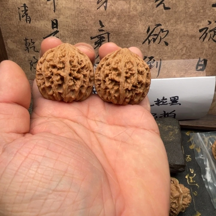 今日拍品二十号灵山闷尖