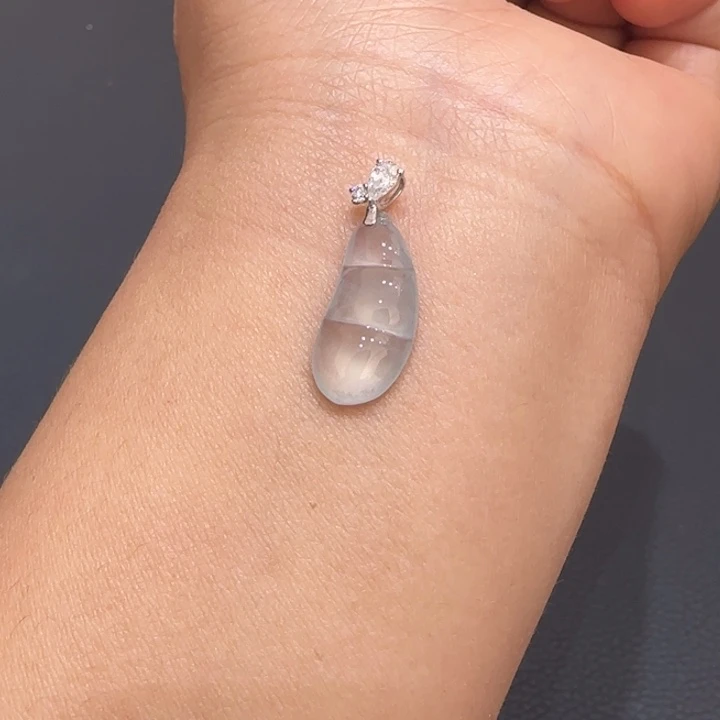 翡翠颈饰18K金镶嵌福豆L