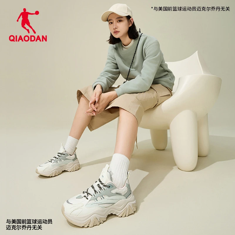 中国乔丹新品休闲鞋女2025年夏季新品轻便百搭老爹鞋运动鞋女