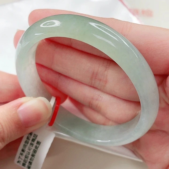 翡翠未镶嵌手镯57.3圈x49贵妃