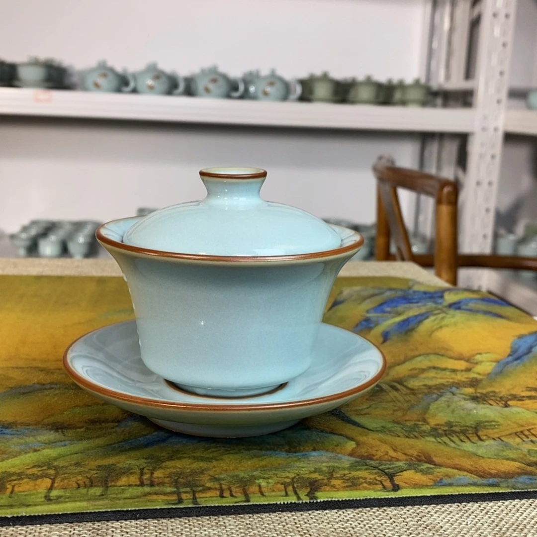 【闪购商品】天青马蹄盖碗微微瑕。。。。。。。