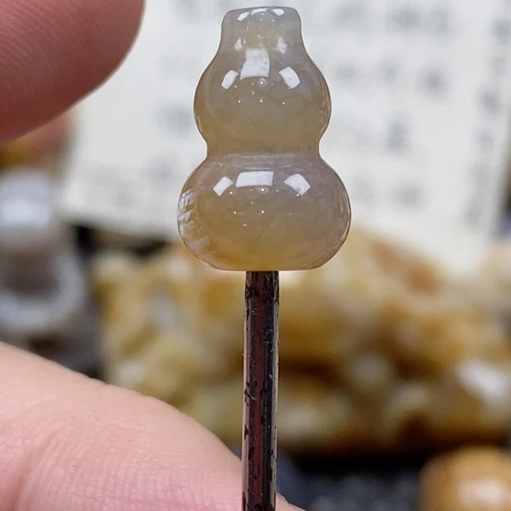 颈饰未镶嵌硅化珊瑚（珊瑚玉）小