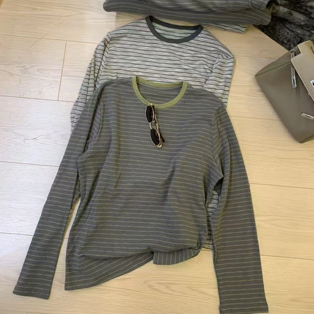 韩系条纹打底针织