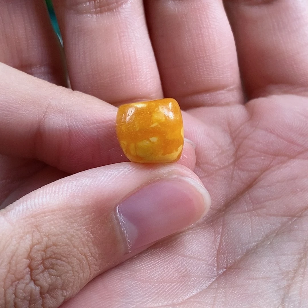 蜜蜡珠宝奇石未镶嵌