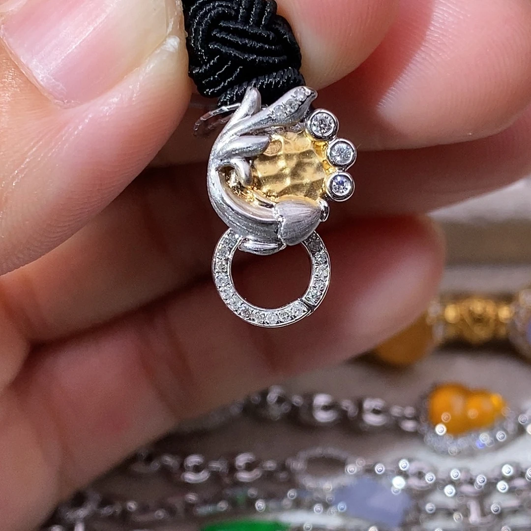 颈饰钻石18K金镶嵌扣头