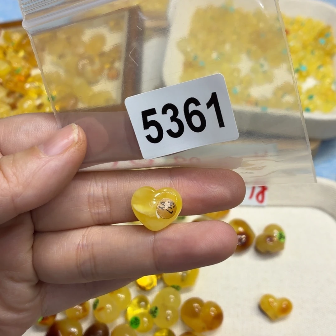 琥珀未镶嵌珠宝奇石