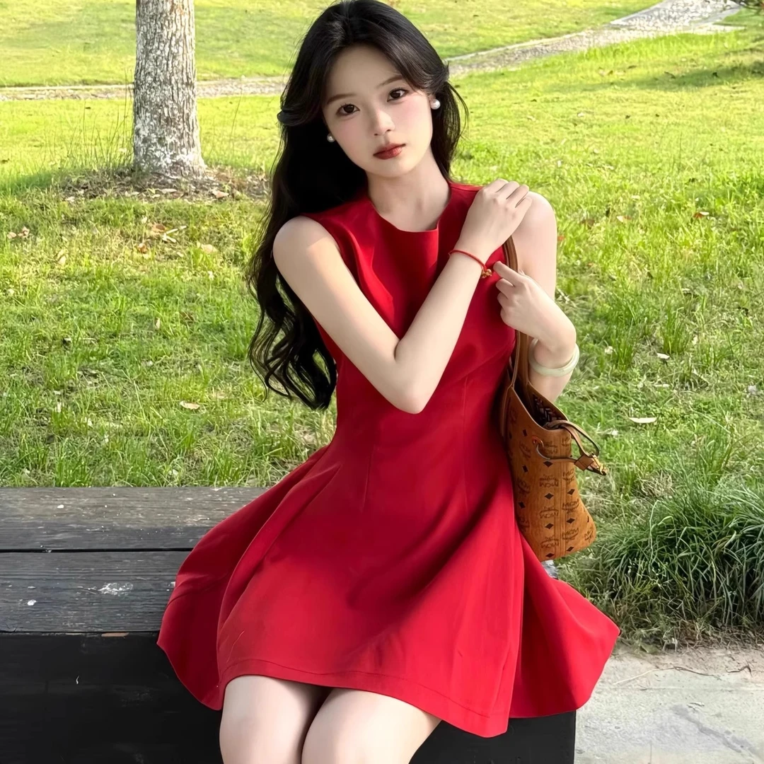 极简连衣裙夏微微红色连衣裙收腰洋气衣服千金女生韩系纯欲小白裙