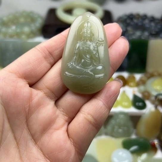 和田玉未镶嵌颈饰