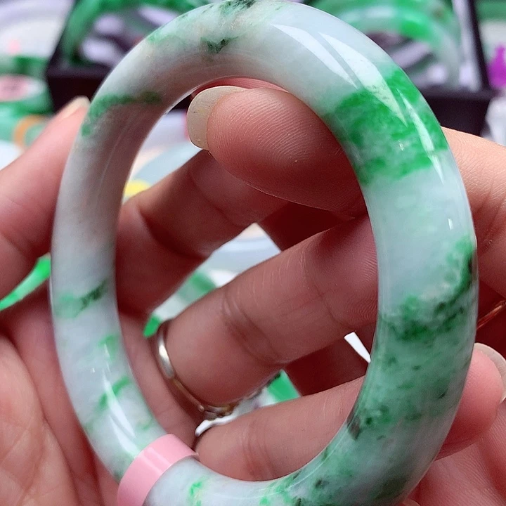 翡翠未镶嵌手镯翡翠