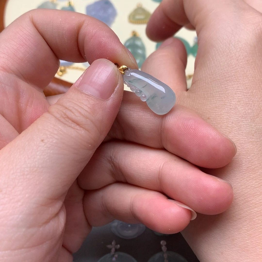 翡翠18K金镶嵌颈饰翡翠福瓜