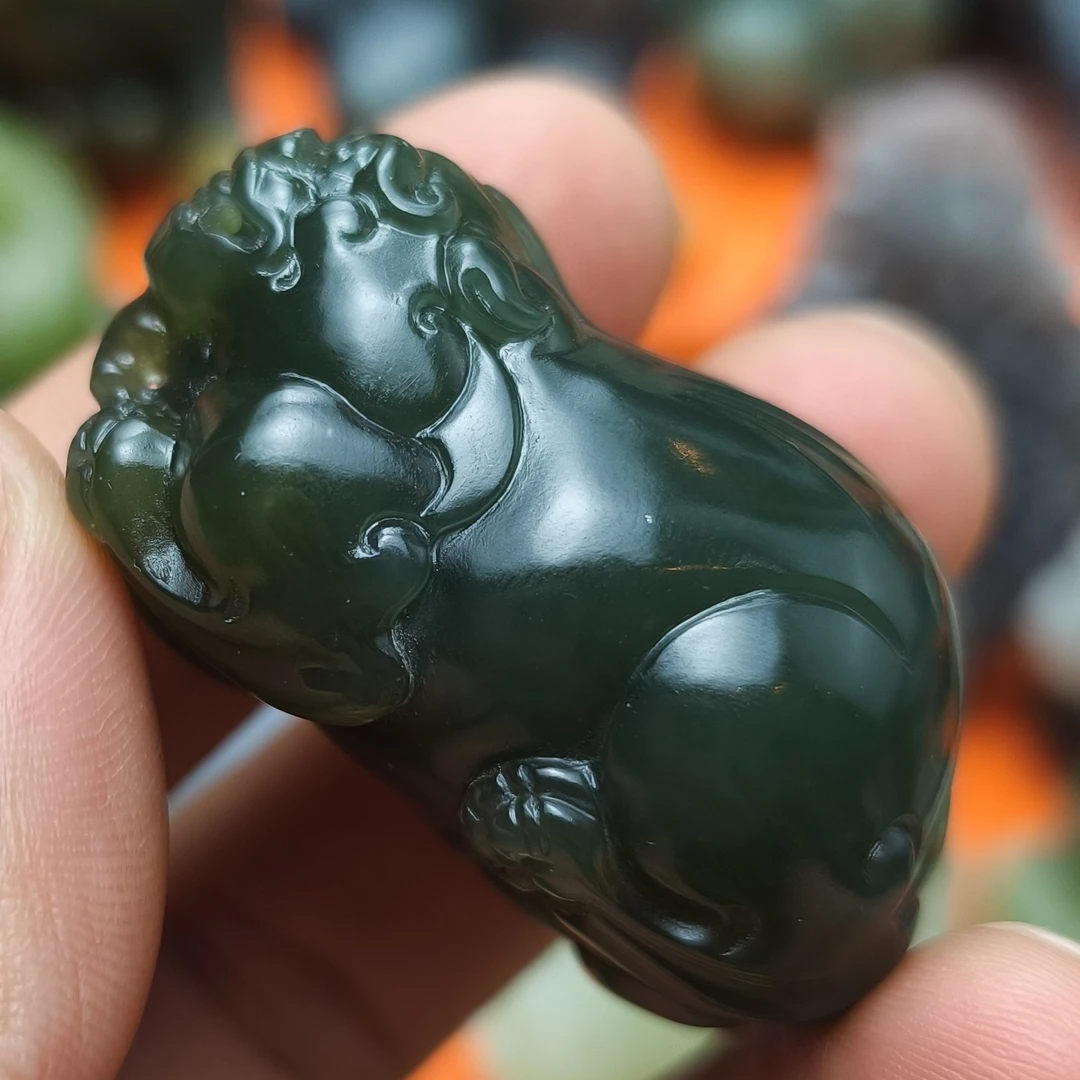 和田玉，纯手工雕刻，貔貅挂件
