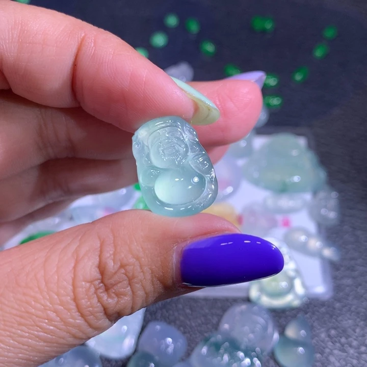 翡翠颈饰未镶嵌翡翠