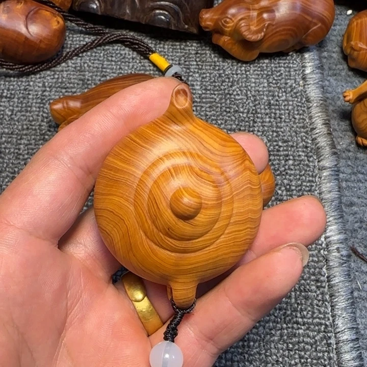 柏木（崖柏）黑*爷手把件