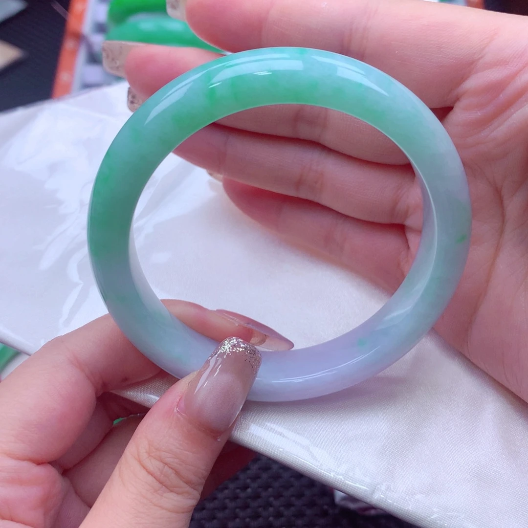 翡翠未镶嵌手镯翡翠