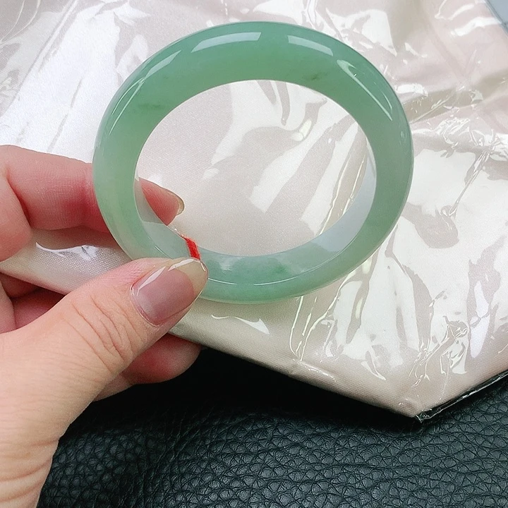 翡翠手镯未镶嵌翡翠277