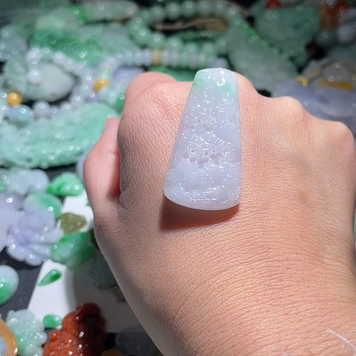 颈饰未镶嵌翡翠天