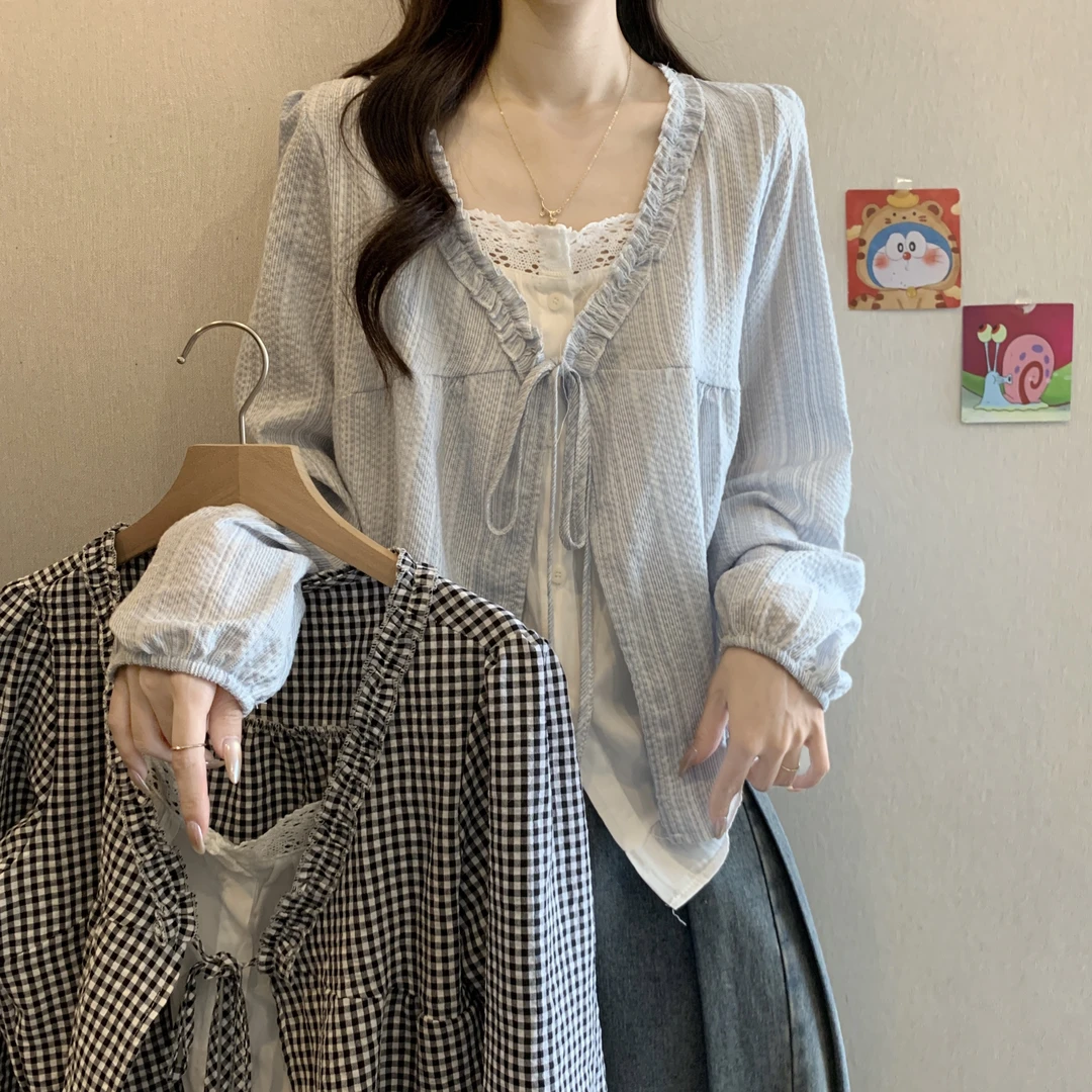 大码微胖蕾丝拼接甜美木耳边减龄娃娃衫V领立体褶皱A字摆上衣