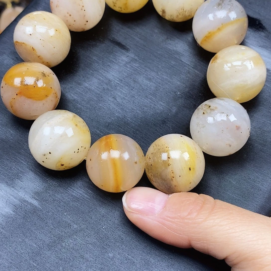 石英质玉（黄龙玉）颈饰未镶嵌