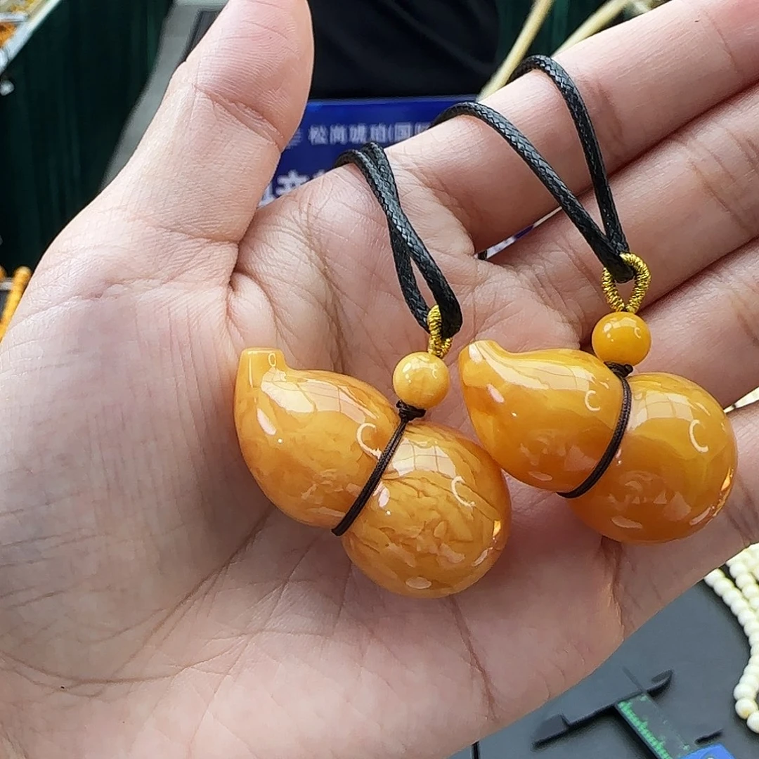 琥珀未镶嵌颈饰多样性发其一