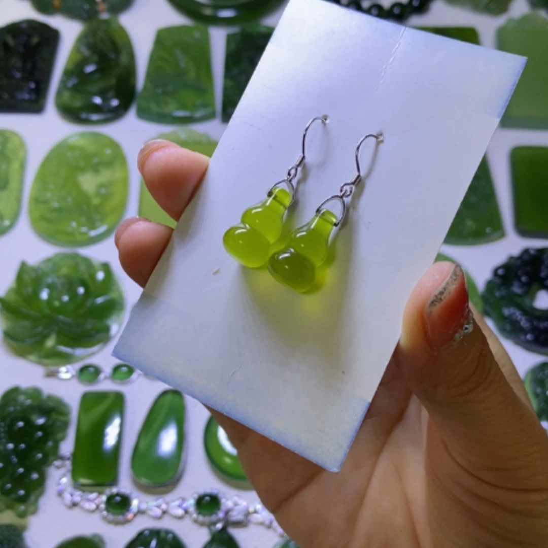 【闪购商品】未镶嵌蛇纹石玉颈饰