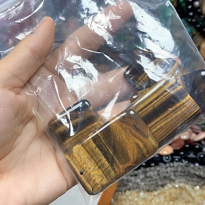 杨***蝠玛瑙/玉髓未镶嵌珠宝半成品