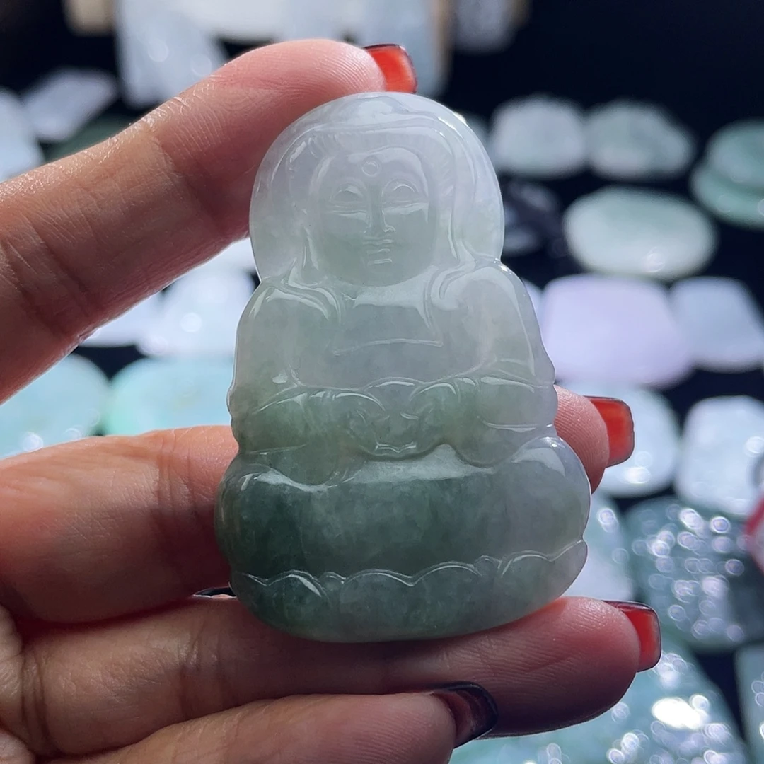翡翠未镶嵌颈饰观音