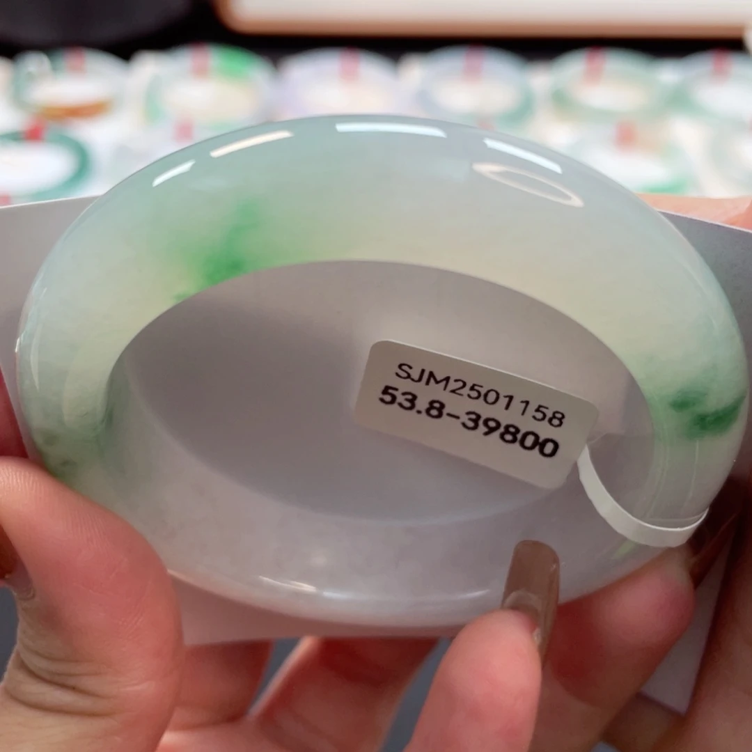 【闪购商品】翡翠手镯未镶嵌上新！冰胶白底绿飘花正圈53+，1号