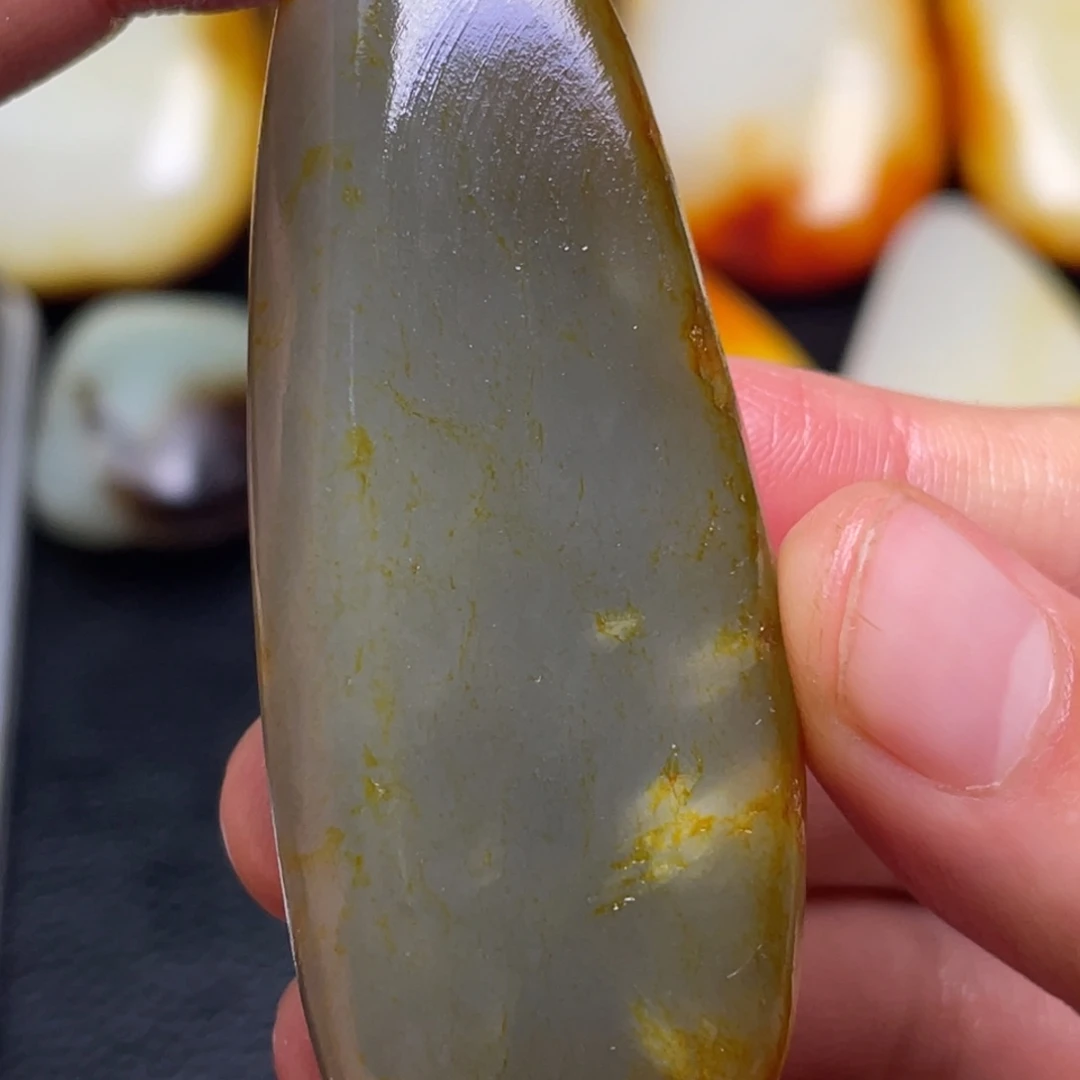 和田玉未镶嵌珠宝奇石