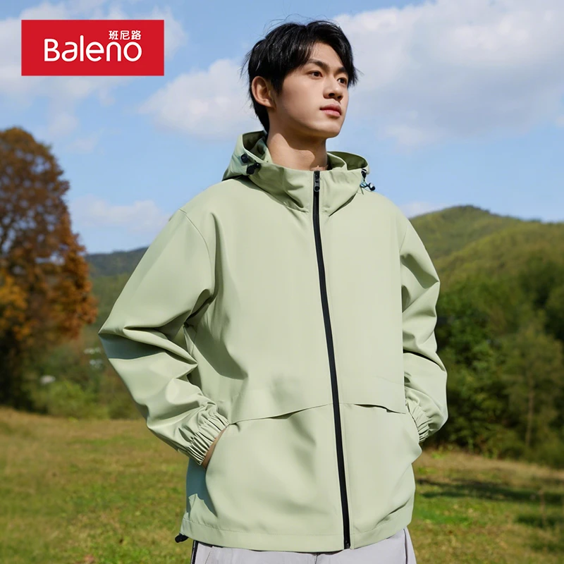 班尼路男装夹克2025新款防水防风连帽外套春秋日系豆绿色登山服X