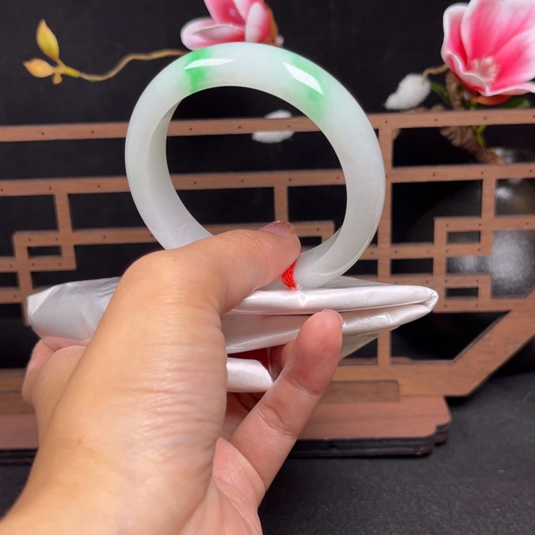 翡翠未镶嵌手镯正圈