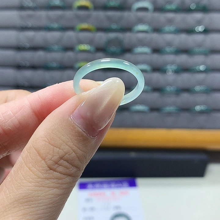 翡翠未镶嵌戒圈8359