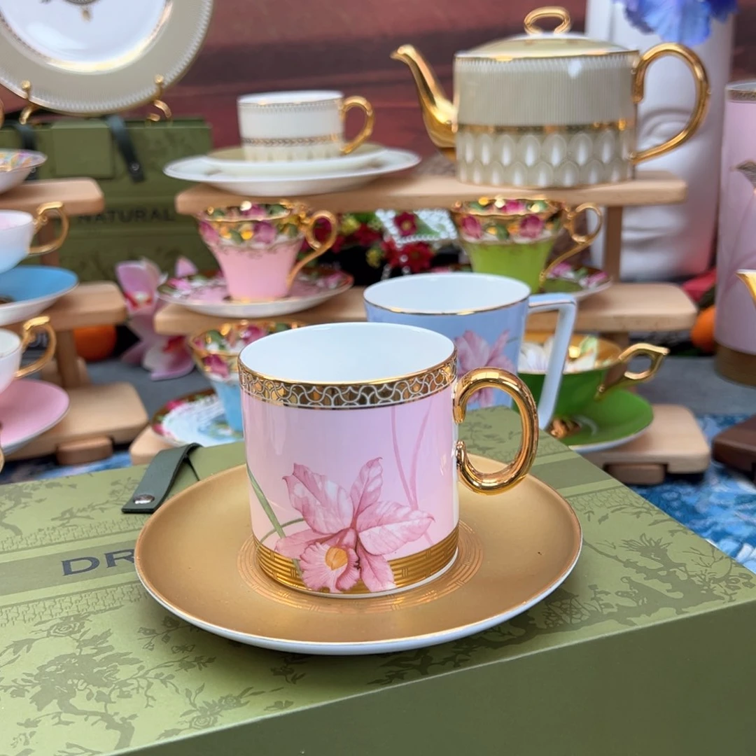 自然写生杯碟礼盒装…..