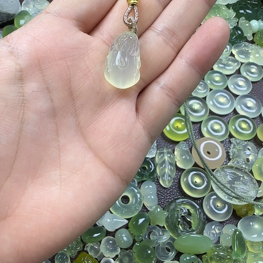 蛇纹石玉未镶嵌岫玉吊坠