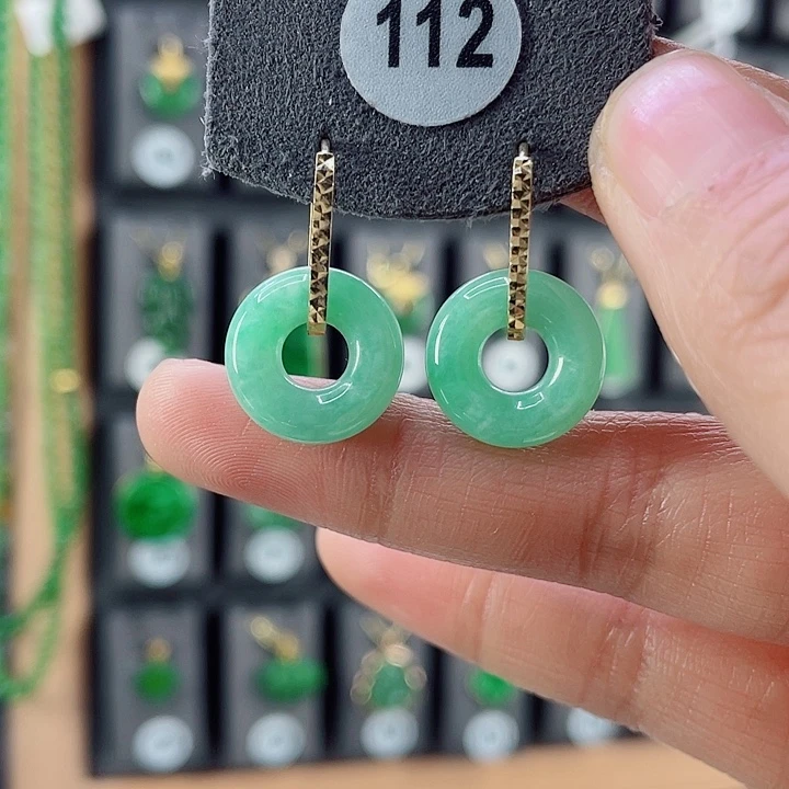 18K金镶嵌翡翠耳饰