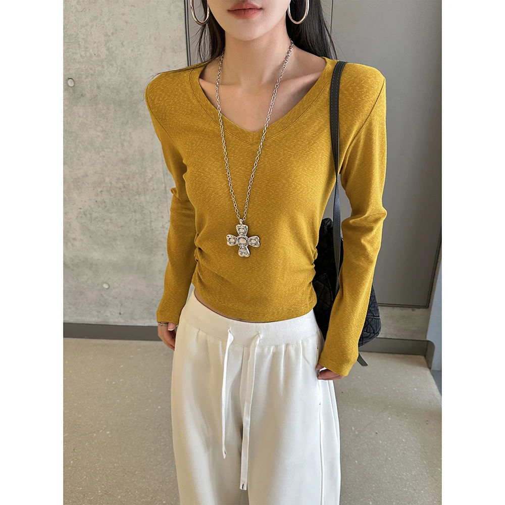 V领正肩长袖t恤女春秋2025新款辣妹早秋内搭打底衫修身设计感上衣