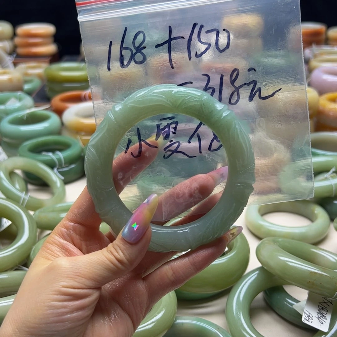 石英岩玉手镯未镶嵌小*仔