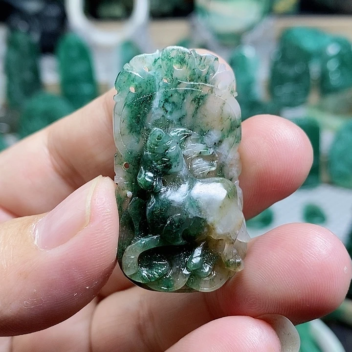 未镶嵌独山玉颈饰