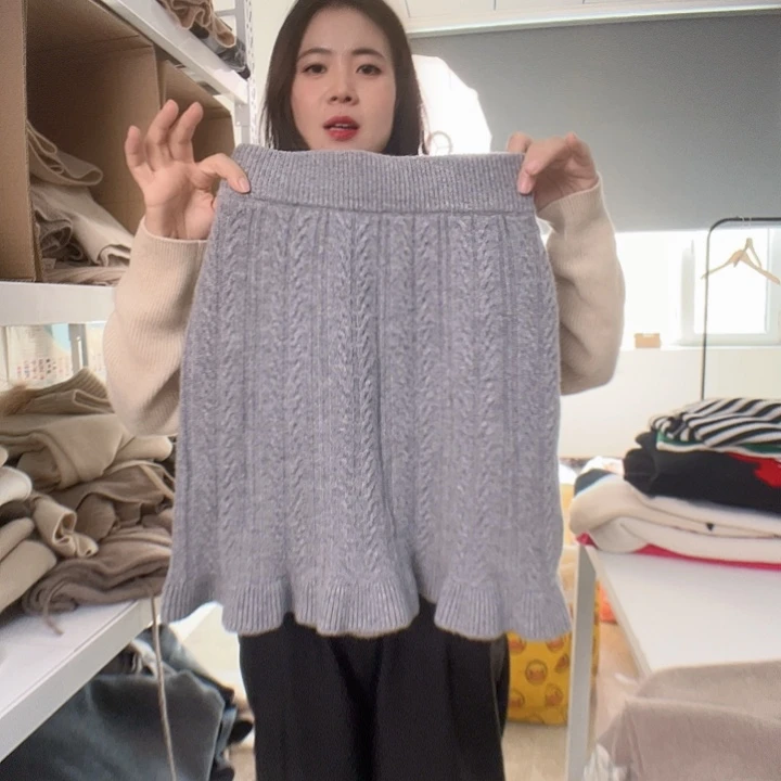 灰色小短裙110斤内