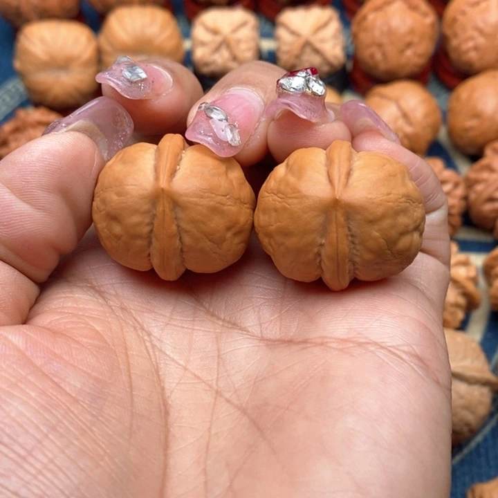 文玩核桃把件精****）手捻