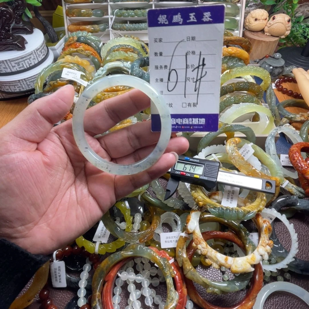 未镶嵌蛇纹石玉手镯