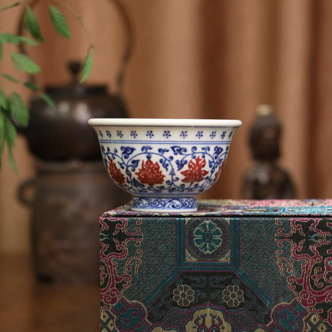 【南昌广电优选】逸古堂 青花缠枝莲釉里红压手杯