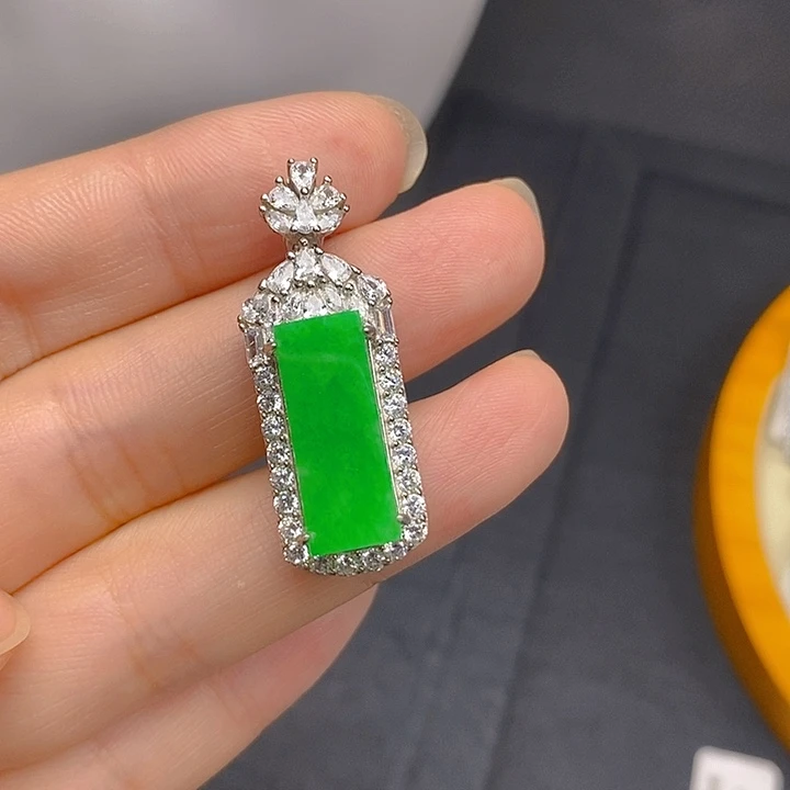 乐***馆翡翠银S925镶嵌颈饰